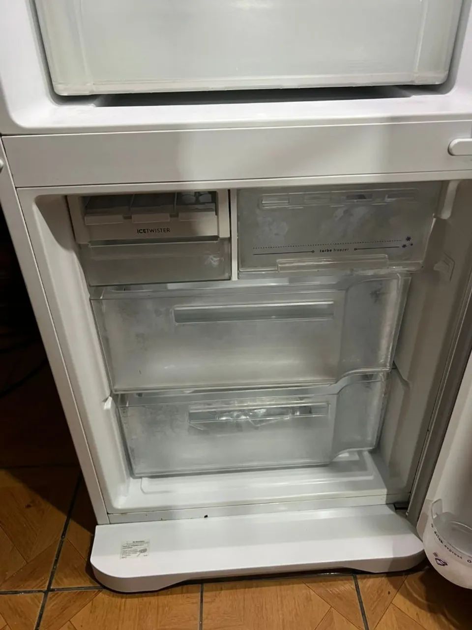 Geladeira Electrolux Frost Free inverse  - Foto 3