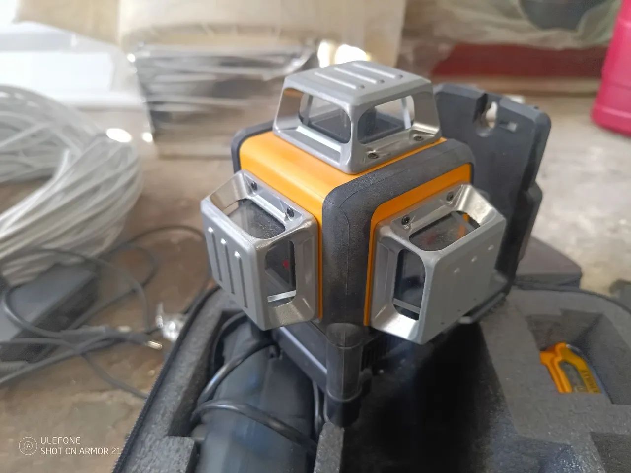 Nível a laser 12 linhas a bateria 12v Dewalt  - Foto 5