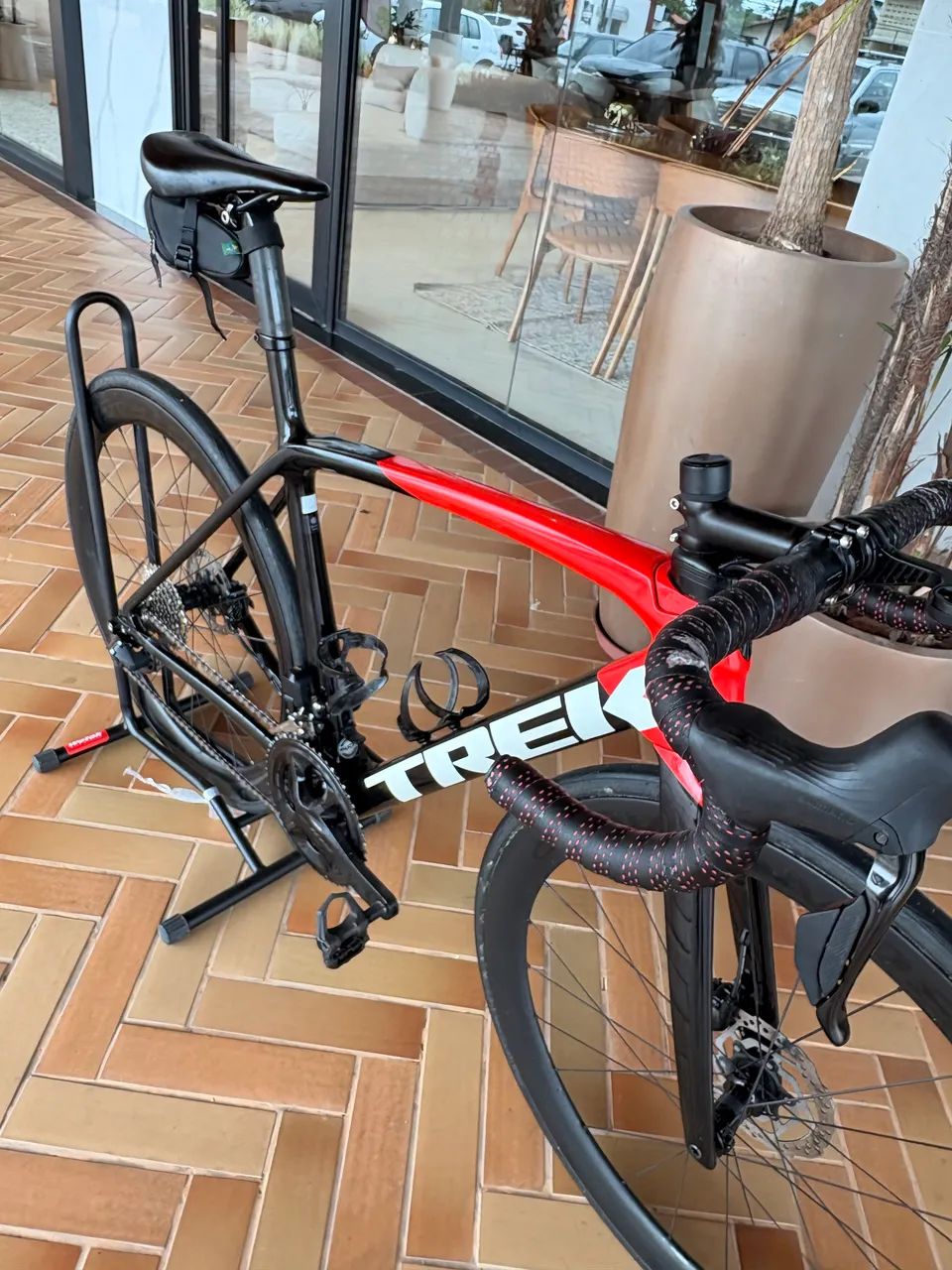 Bicicleta Trek Emonda Sl6 Roda de Carbono Grupo eletrônico DI2 - Foto 4