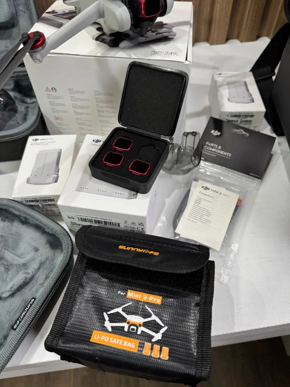 DJI Mini 3 Pro Combo Fly More C/ Tela +2k de acessorios - Foto 2