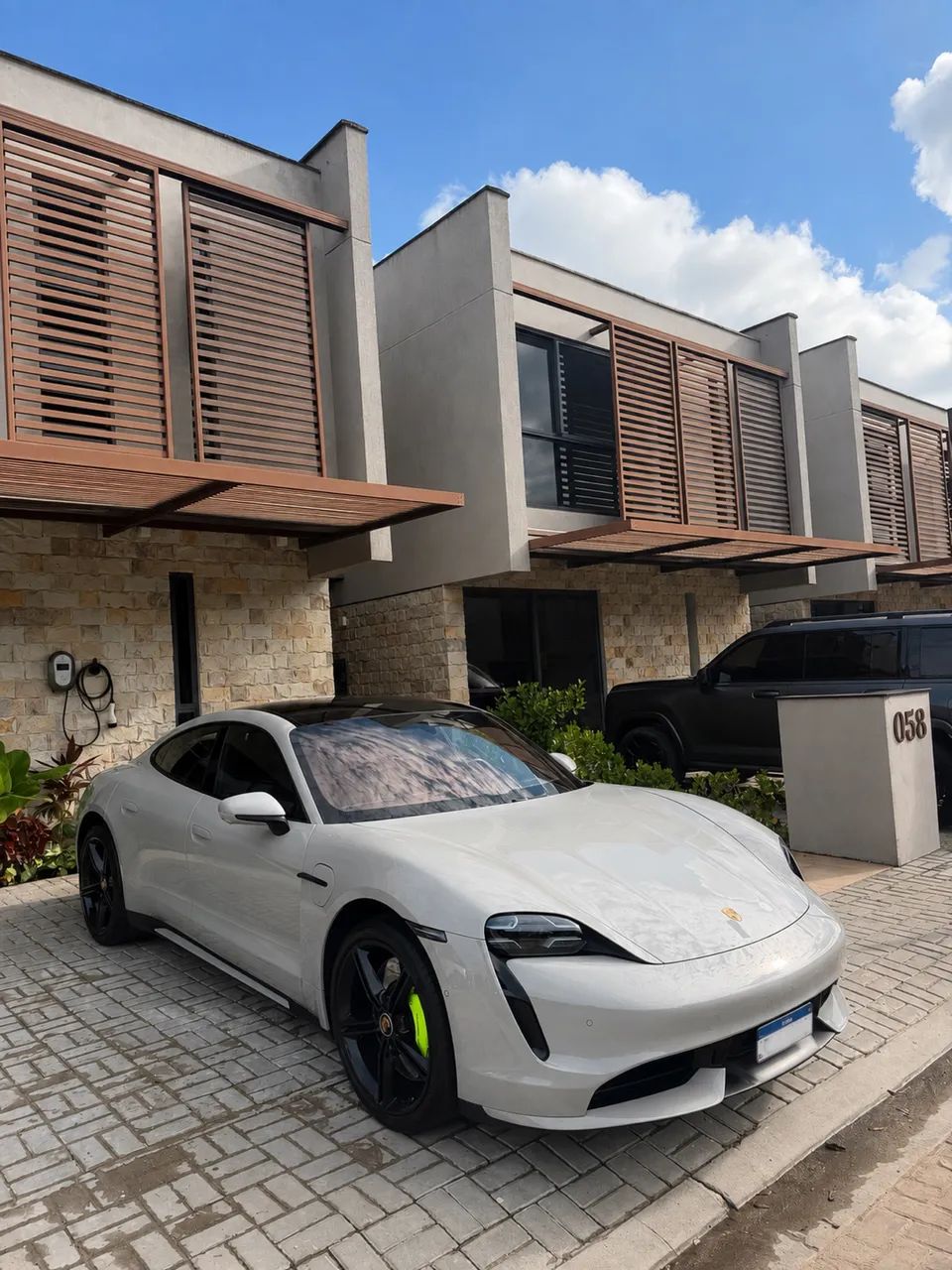 Porsche Taycan Turbo (elétrico) 2021