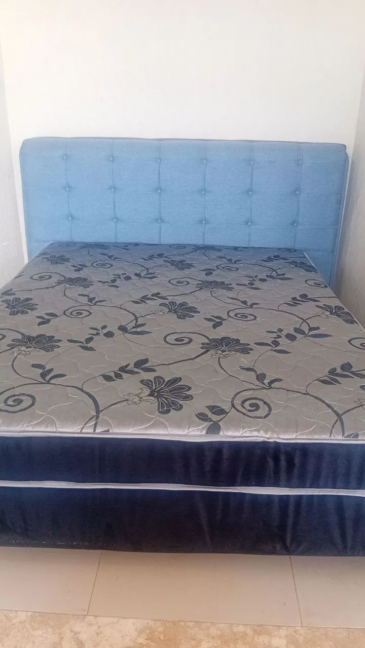 Cama queem com cabeceira molas e macia confortável 