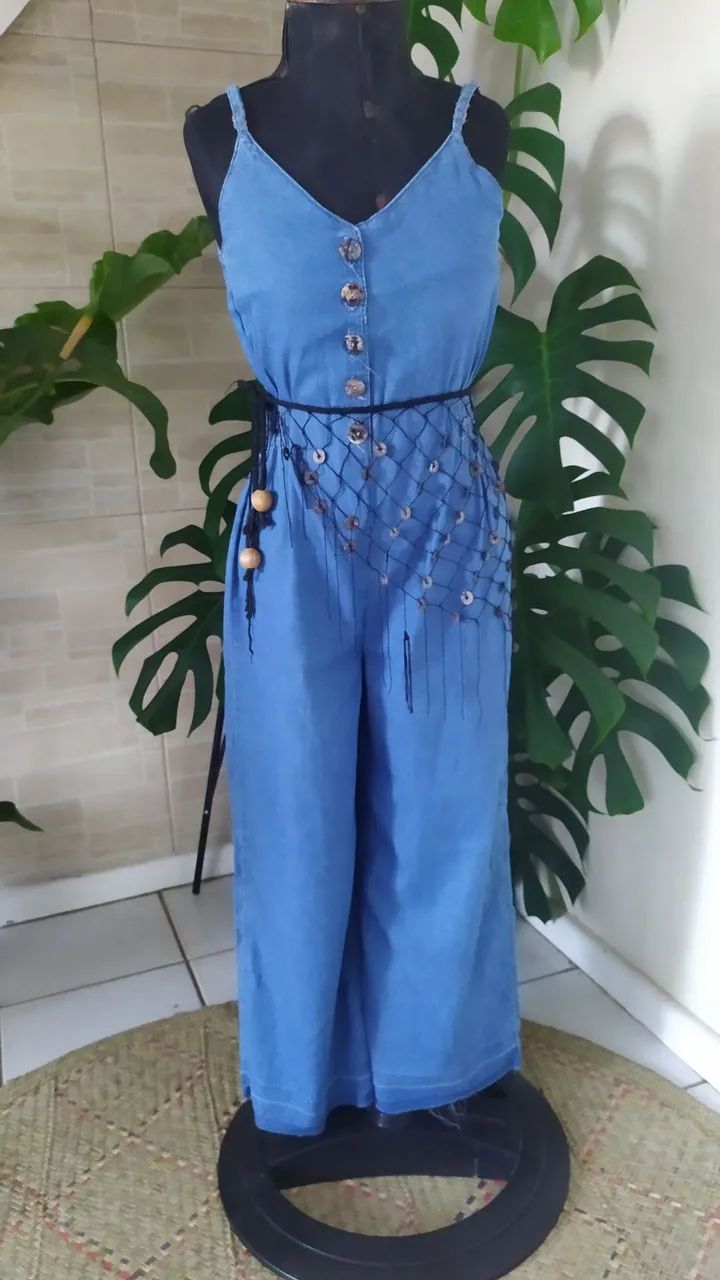 Macacão jeans elástico na cintura e alça ajustável  - Foto 3