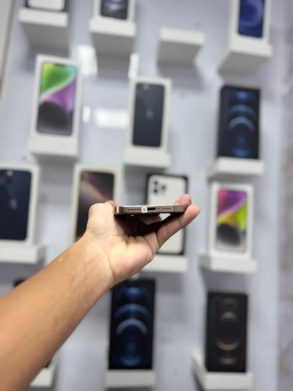 IPHONE 16 Pro Max 256GB <br>R$5.899,00 - Foto 5