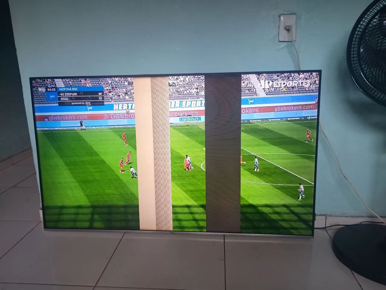 Vendo TV de 65 polegadas smart TV com listra na tela, não sei o problema dela. - Foto 4