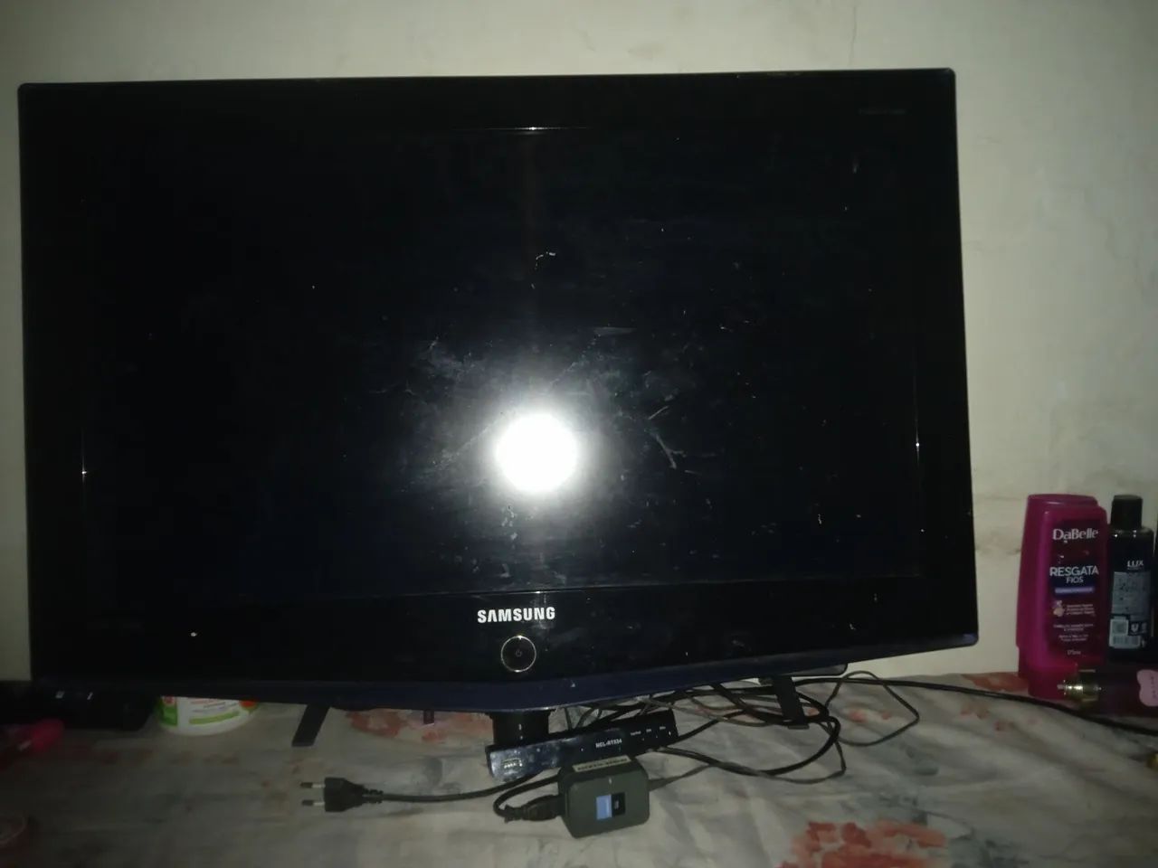 Vendo uma TV ela vai junto cm um conversor - Foto 5