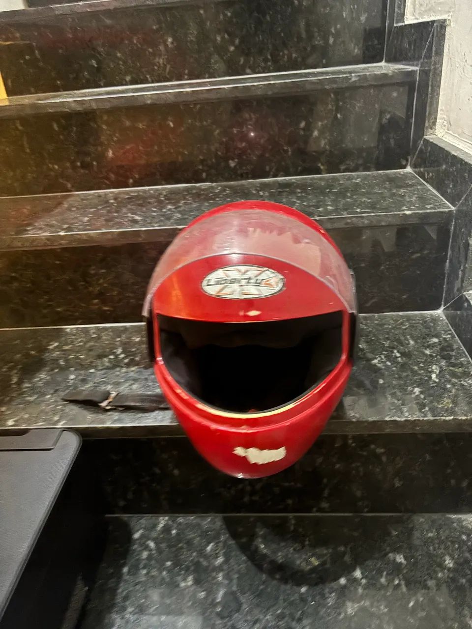 CAPACETE VERMELHO