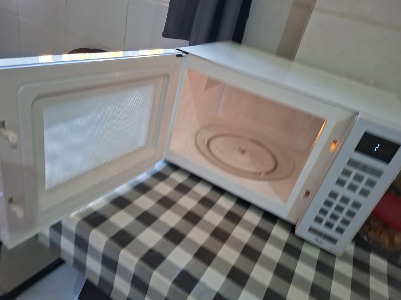 Micro-ondas 32 litros 220 volts panassonic  - Foto 5