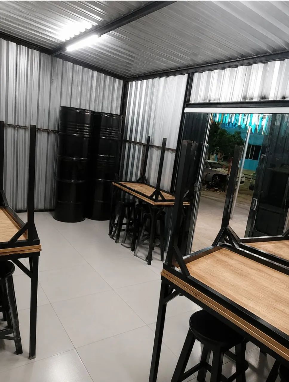 Vendo mesas,bacos,tambores