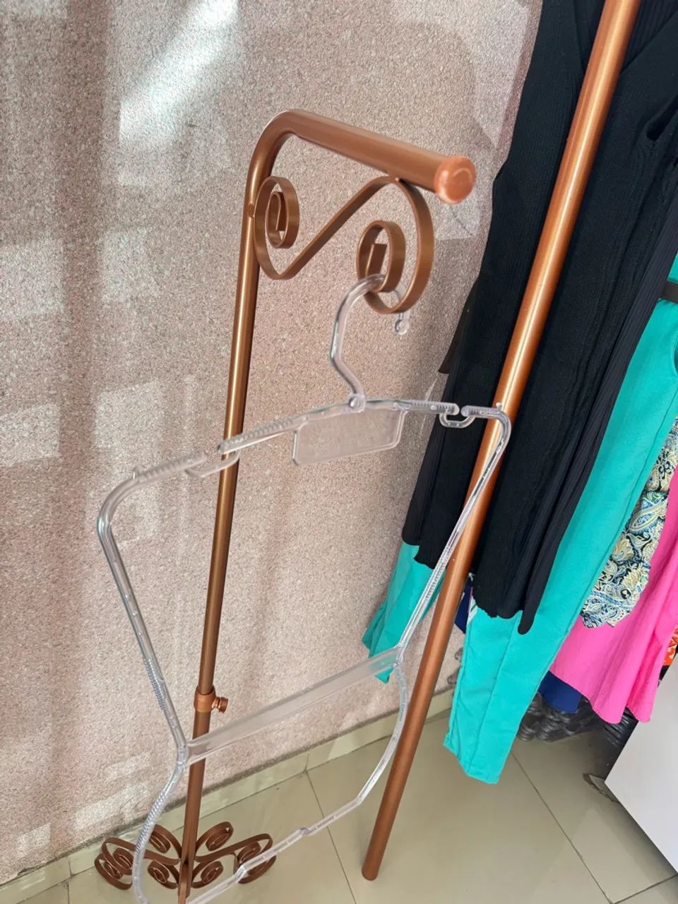 Vendo manequim/suporte para roupa  - Foto 2