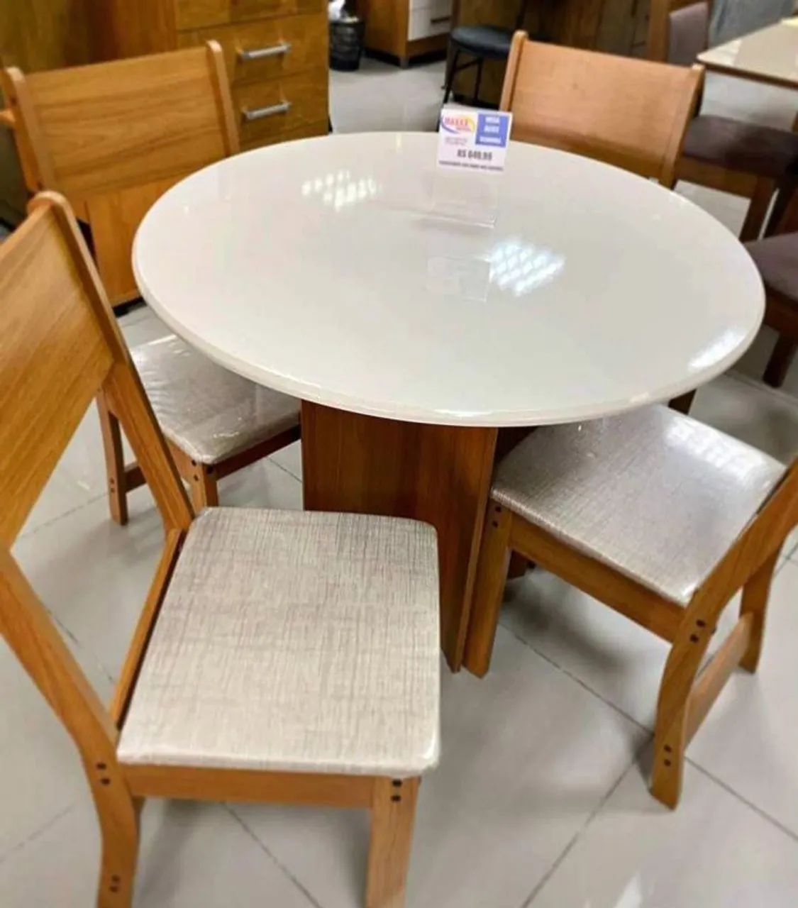 Frete Grátis Mesa com 4 cadeiras de jantar redonda - Foto 2