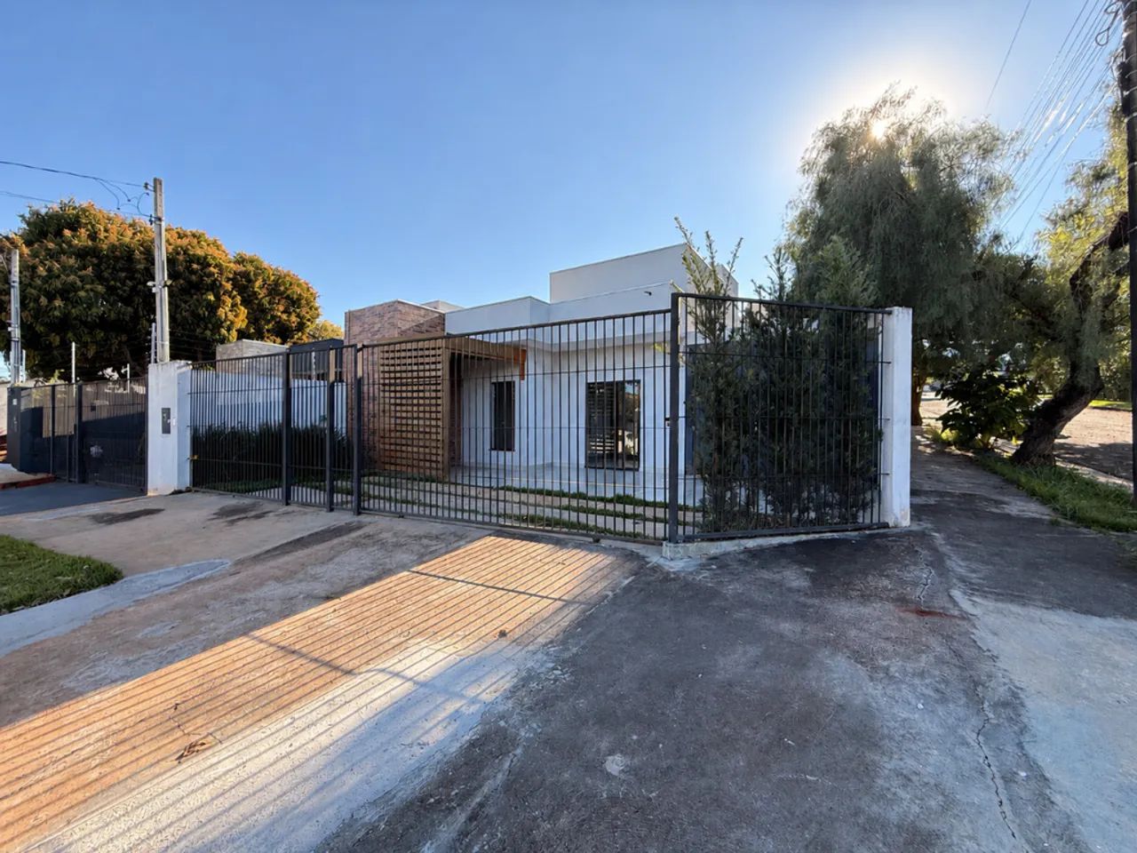 Casa para alugar em Maringá, Conjunto Habitacional Céu Azul, com 3 quartos, com 100.57 m²