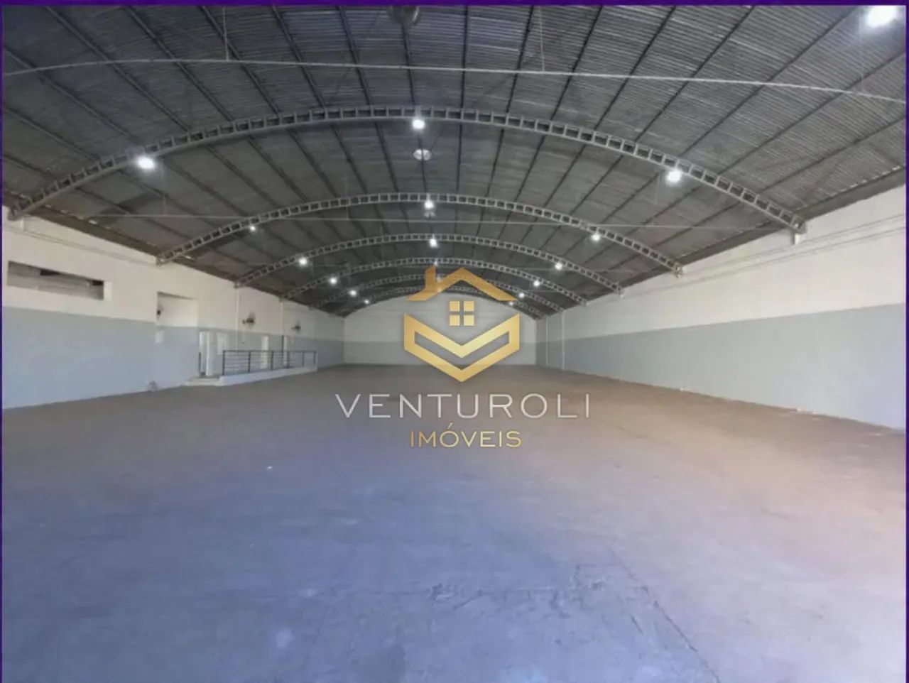 Barracão comercial com 1.000 m²