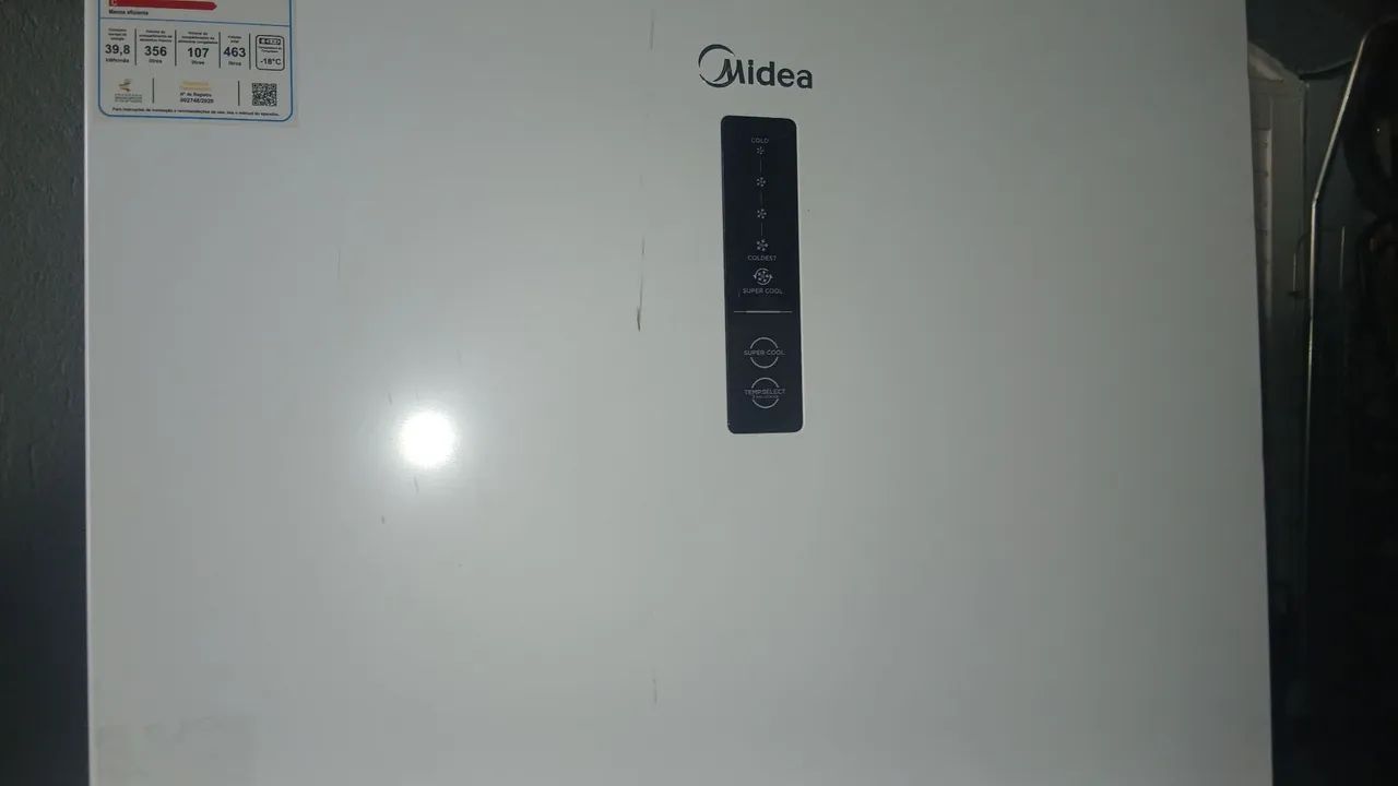 Geladeira mideia semi nova - Foto 2