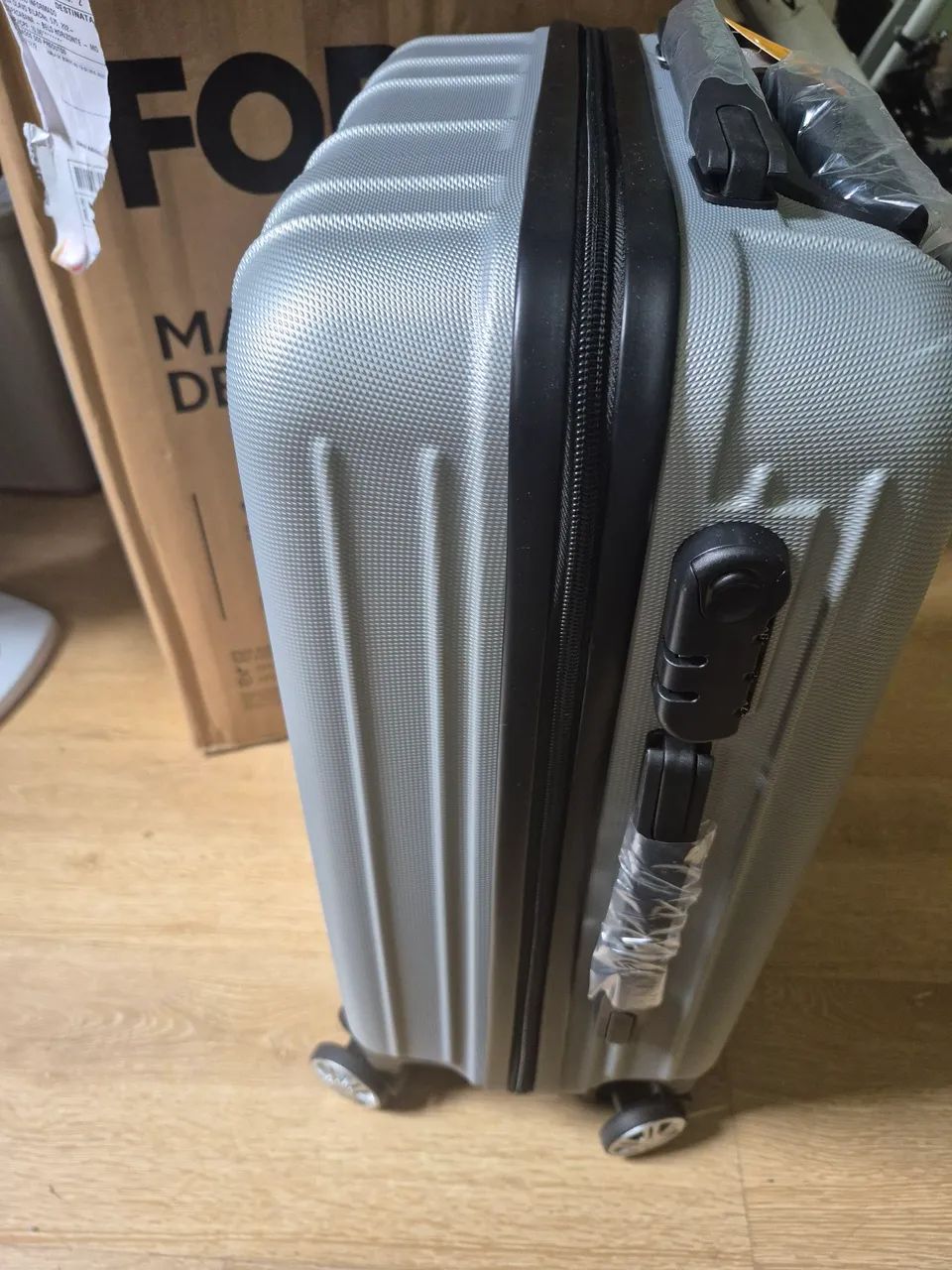 Mala de Viagem Nova Nunca Usada 10 Kg Valor negociável  - Foto 3