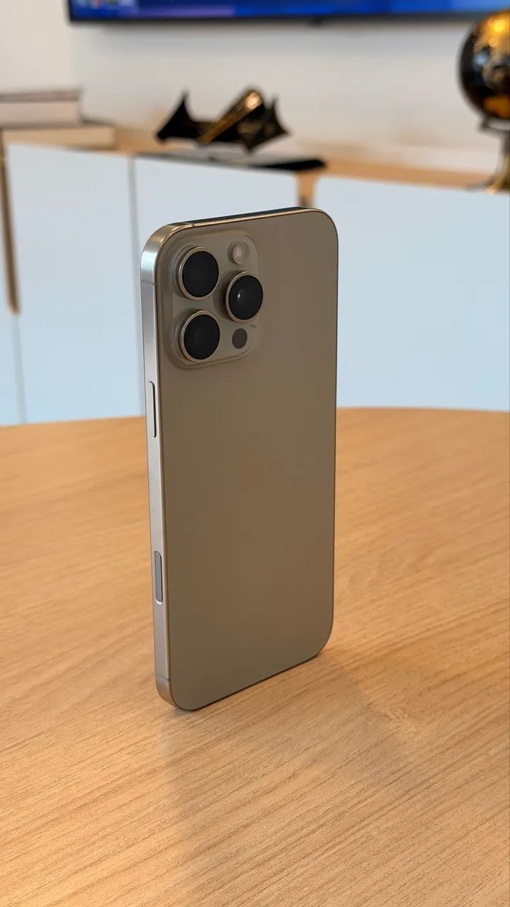 iPhone 16 Pro Max 256gb Titanium natural  - Foto 3