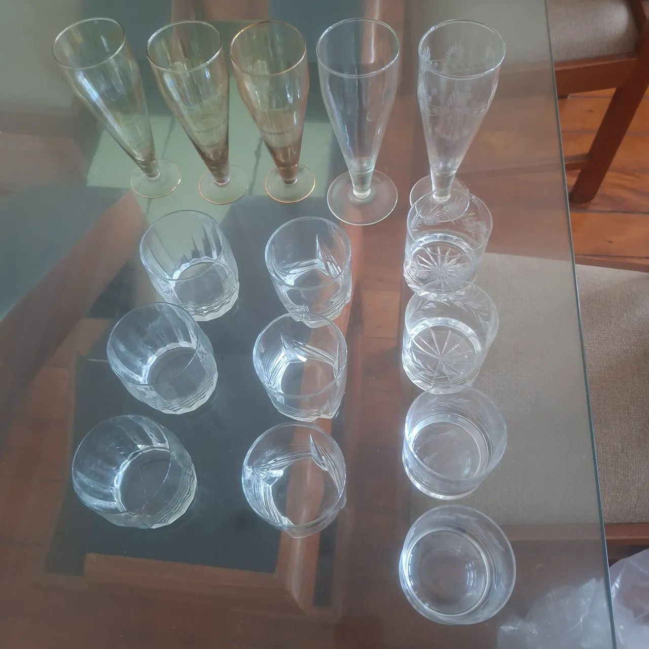 Copos de cristal e Tulipas - Foto 2