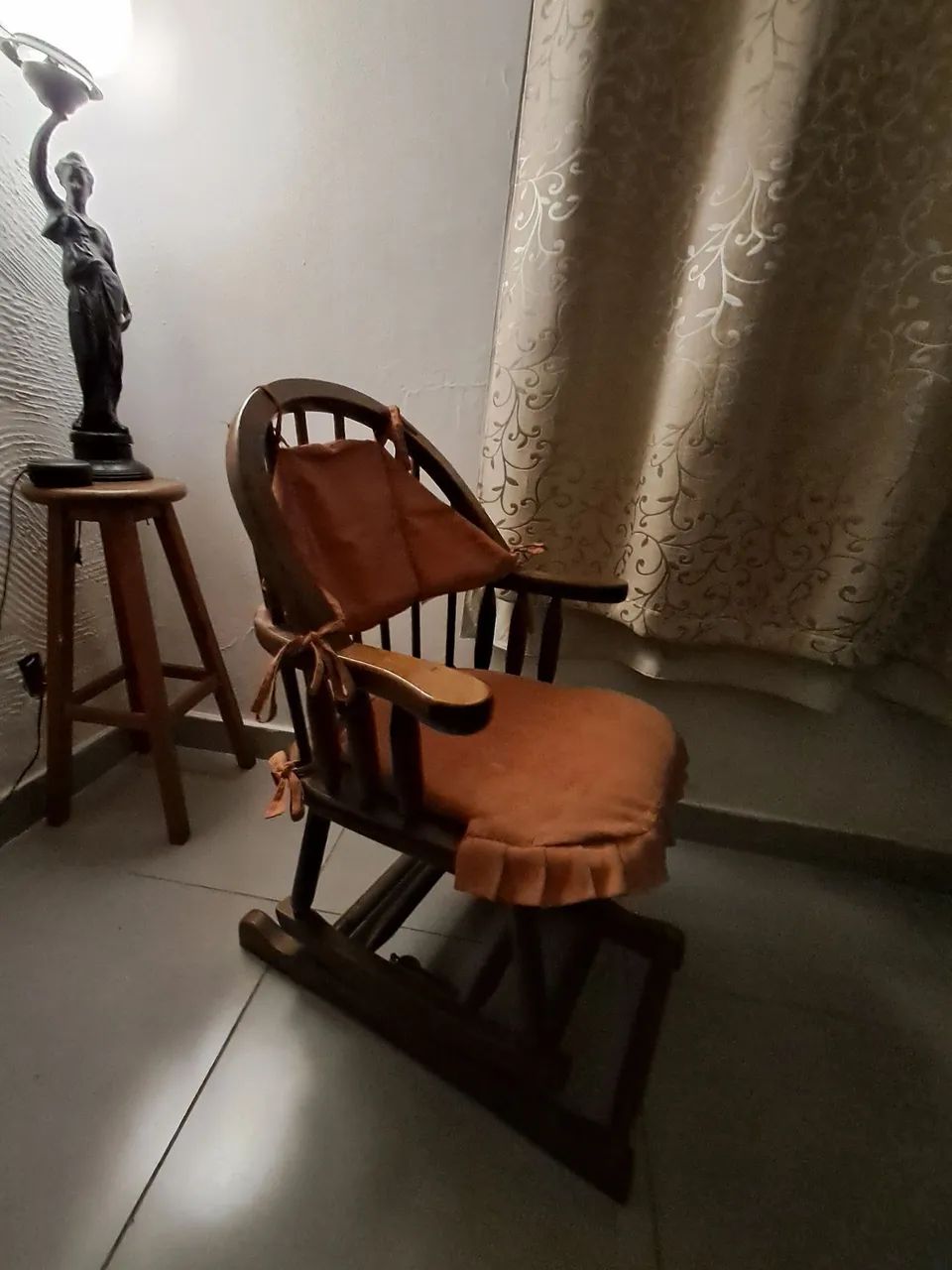 Cadeira de balanço - vendo - Foto 4