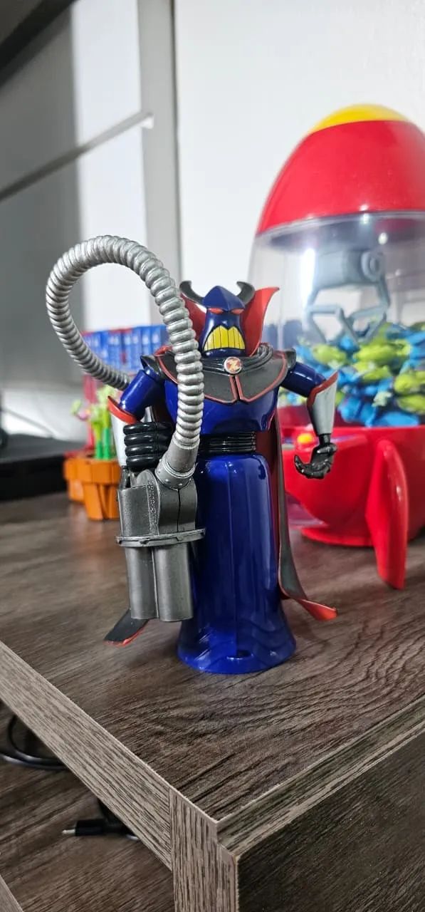 Toy Story - Zurg com arma