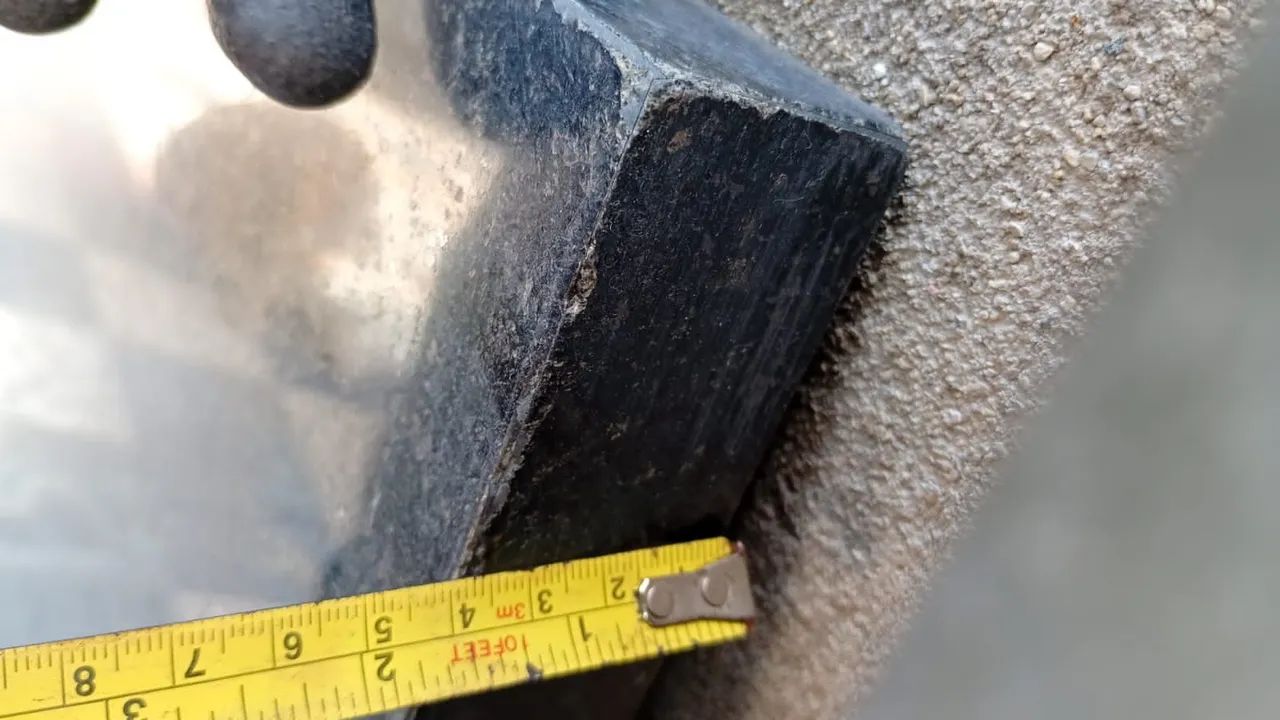 Pedra de marmore 2,5 metros de comprimento. 