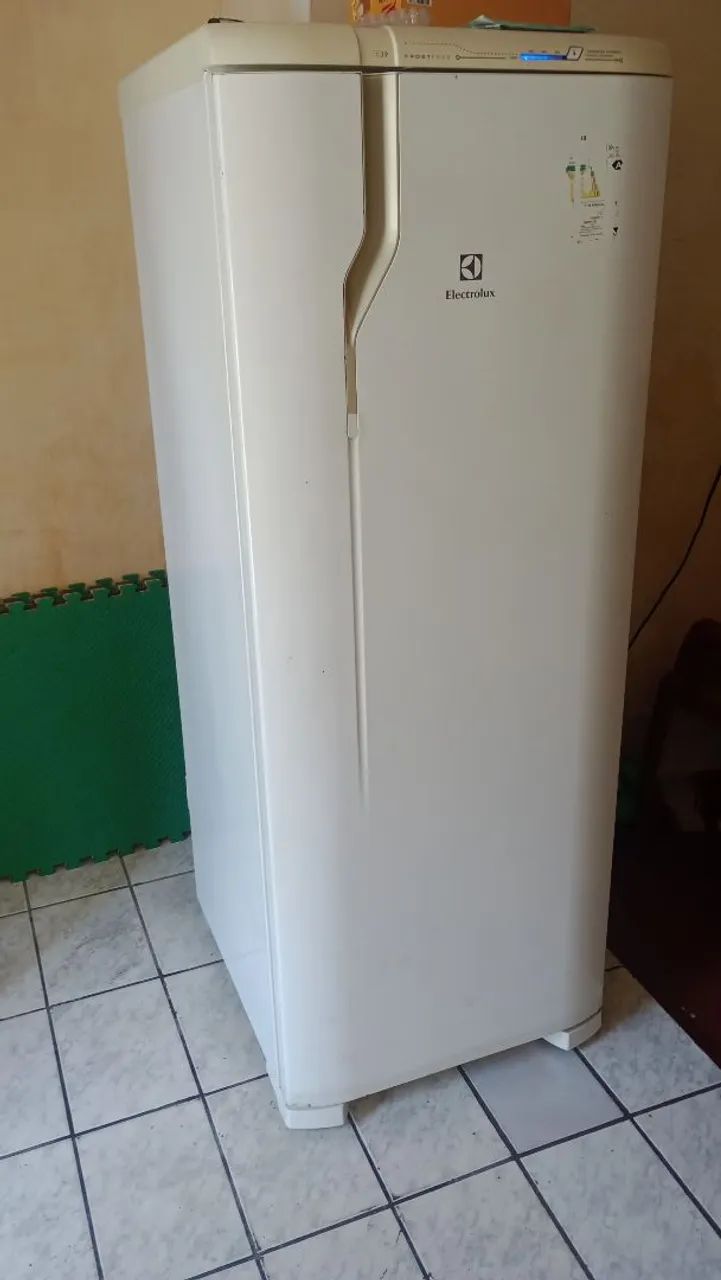        Geladeira / Refrigerador [Marca] [Modelo] Funcionando Bem