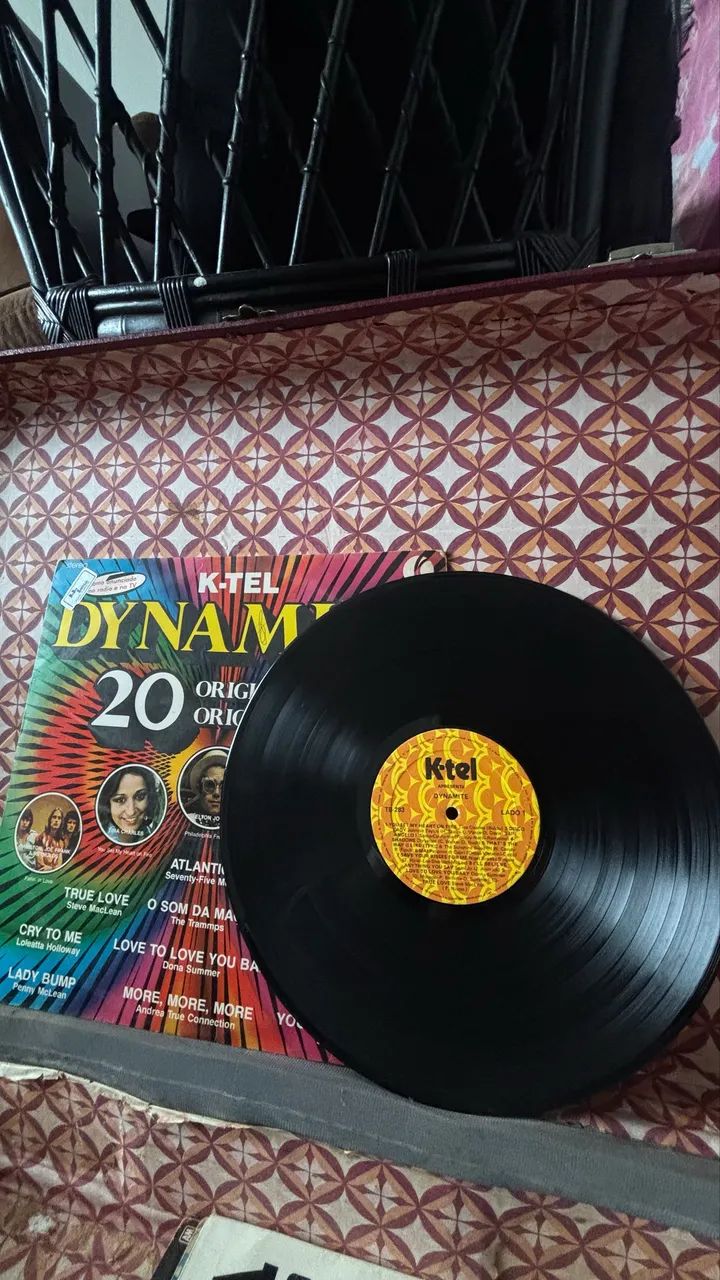 LP K-Tel Dynamite 1976 - 20 Original Hits | Donna Summer, Elton John - Foto 2