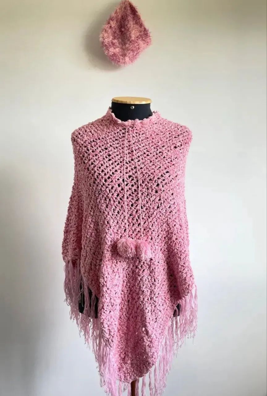 Poncho tricô tam P / M  rosa com touca - Foto 2