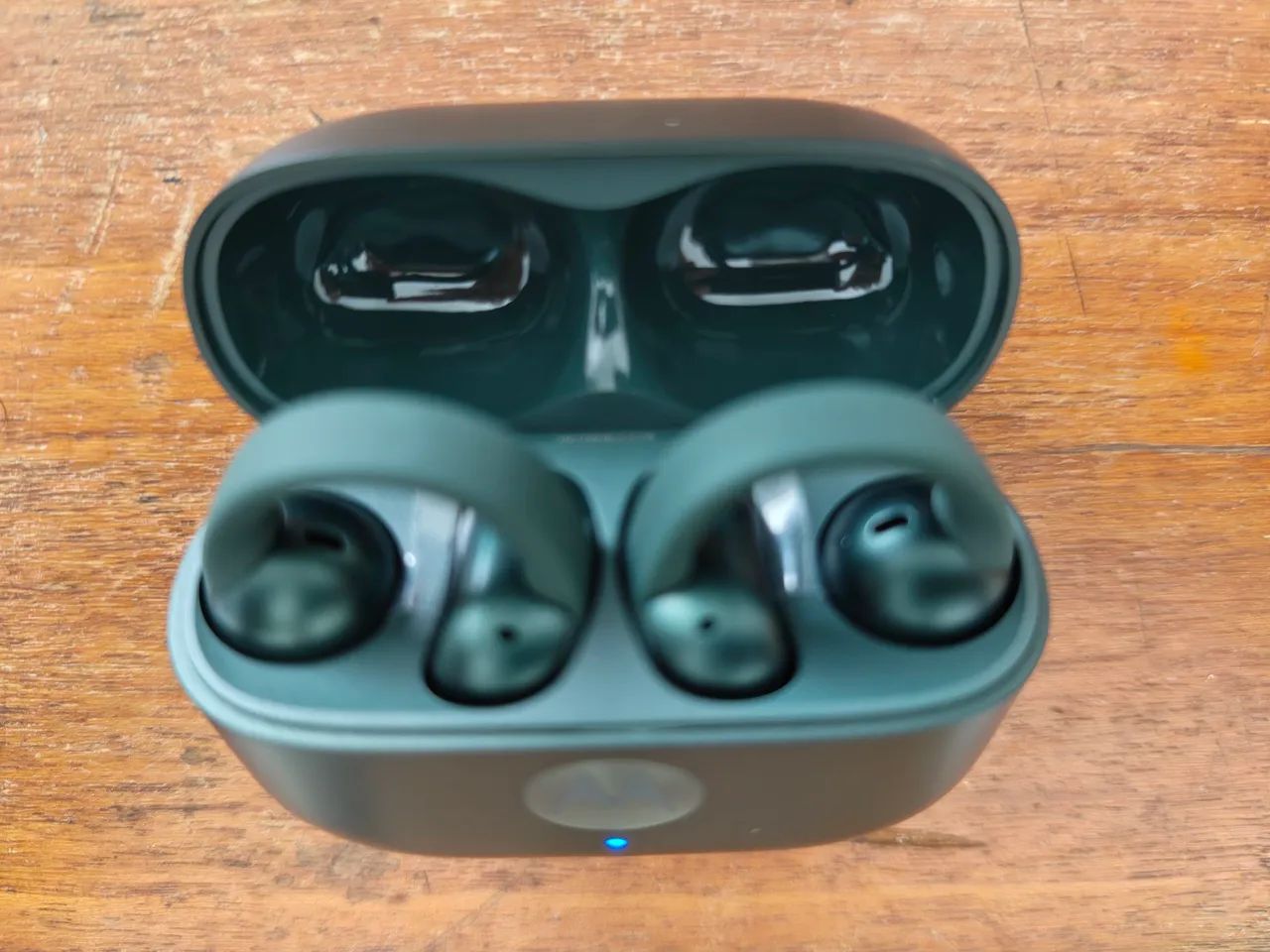 Fone Moto buds loop novo. Na caixa. - Foto 4