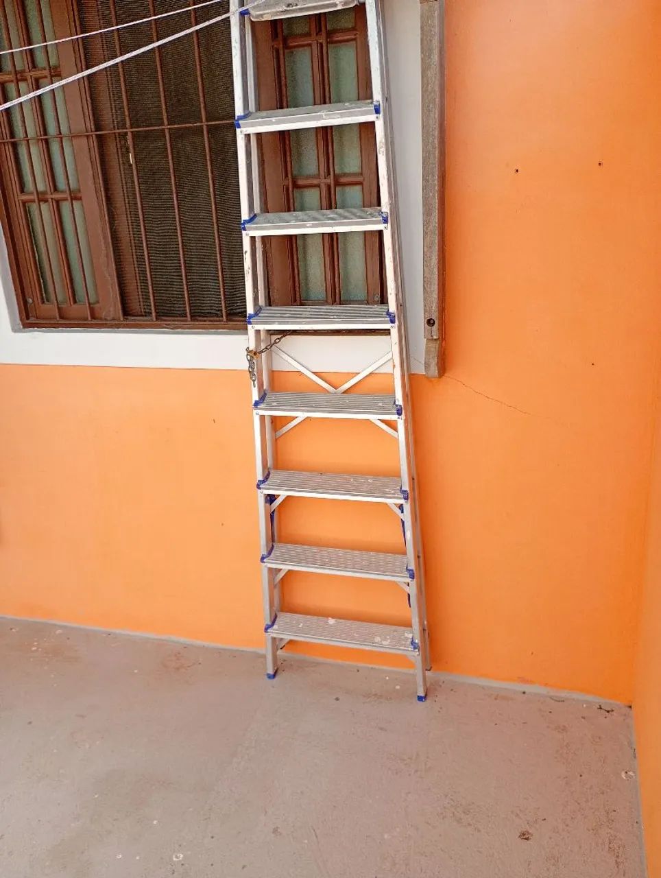 Escada de alumínio grande 