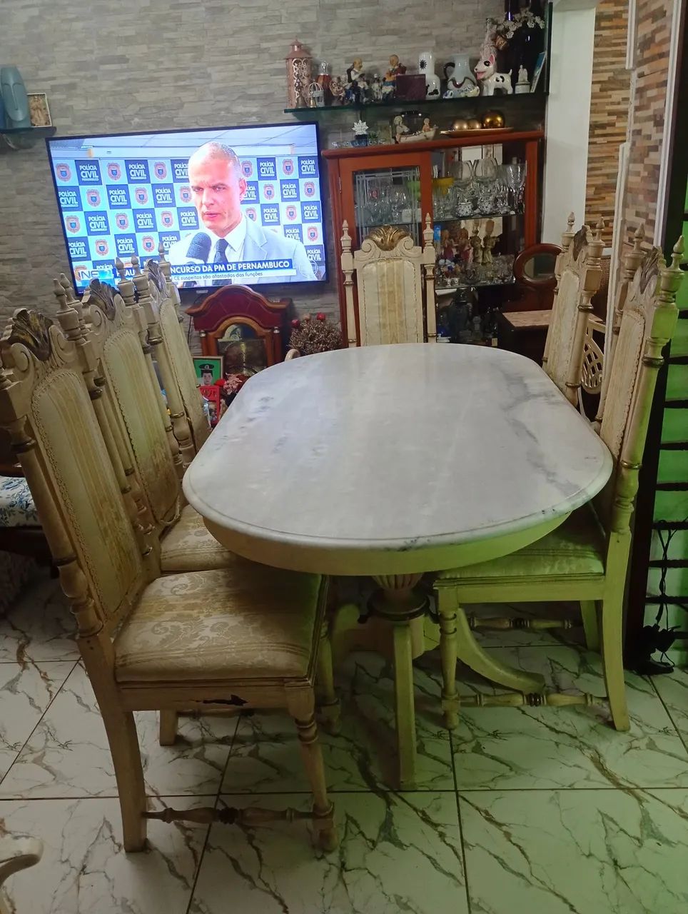 Relíquia mesa com 6 cadeiras  tampo mármore original 1,85 x105