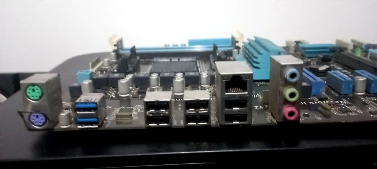 Placa Mãe Asus M5a97 Le R2.0 AM3+ Para Phenom/FX - Foto 4