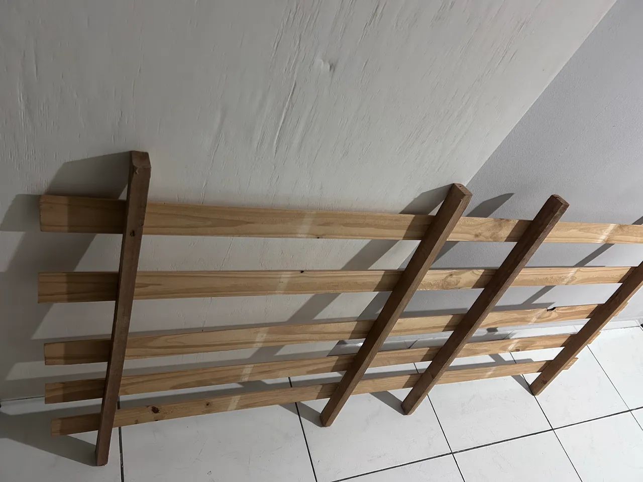 Cama de madeira retrô  - Foto 2