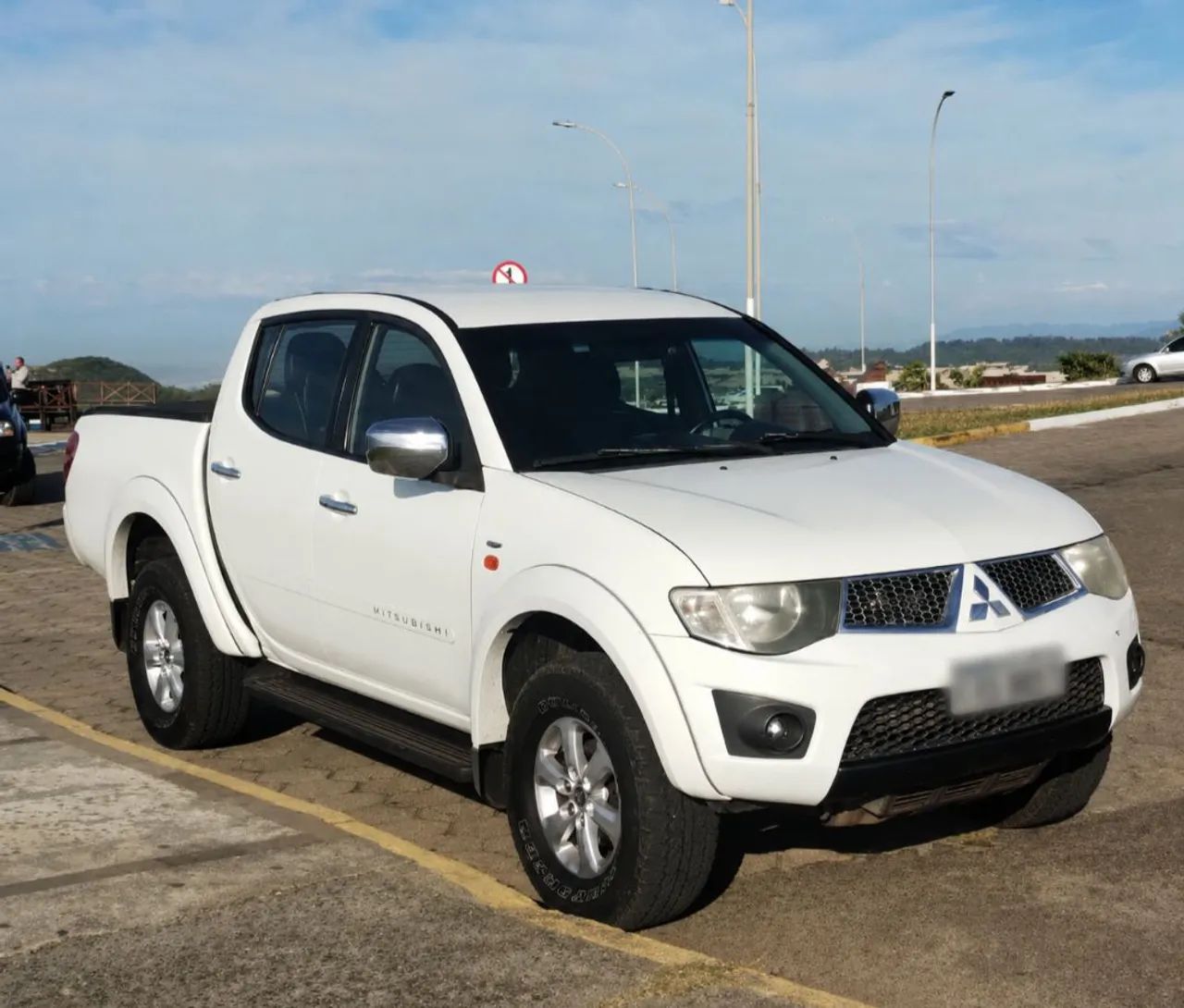 Mitsubishi L200 2012