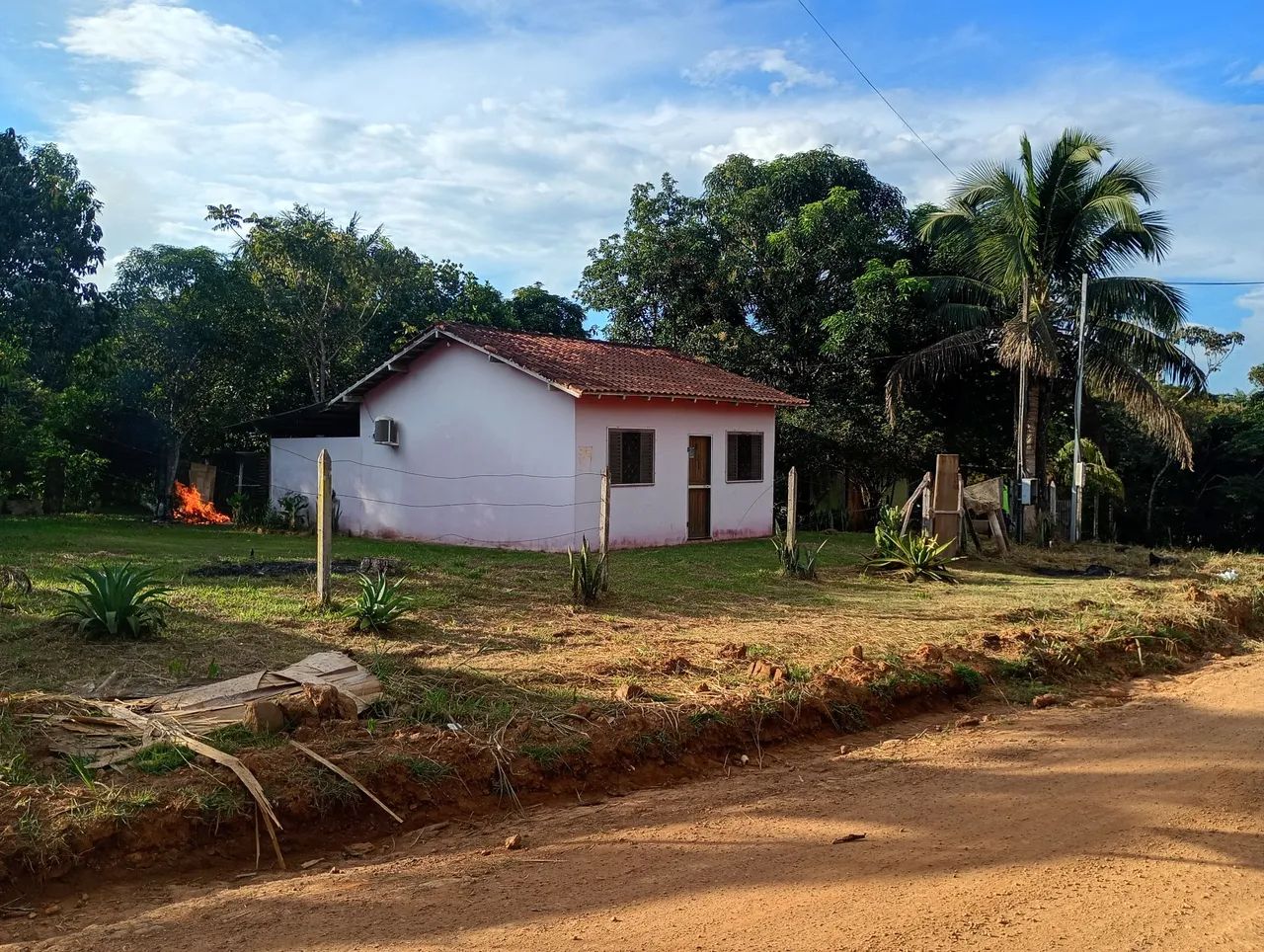 VENDO ESSA CASA 