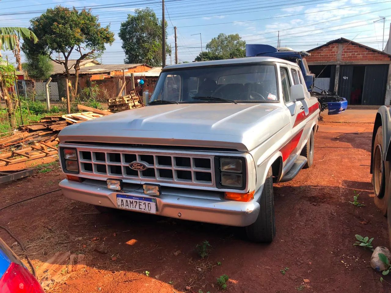 Ford F-1000 F-1000 S. S. Diesel / S.S. Diesel Turbo 1984