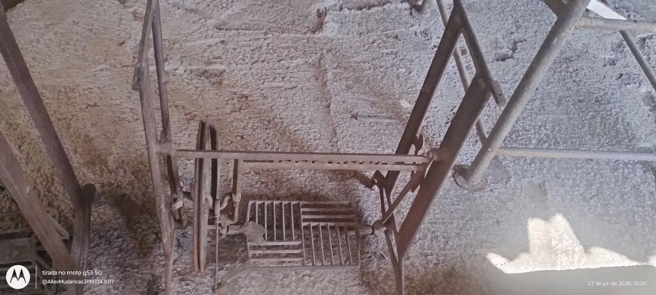 Pe de máquina antiga Vitoreli  - Foto 5