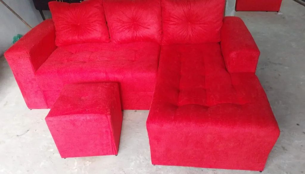 Sofá cheisy trabalhado três lugares novos e completos, várias cores  - Foto 4