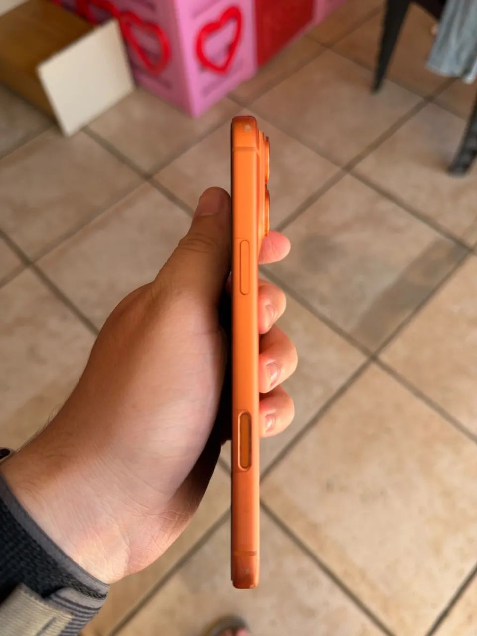 iPhone 17 pro Max laranja  - Foto 3