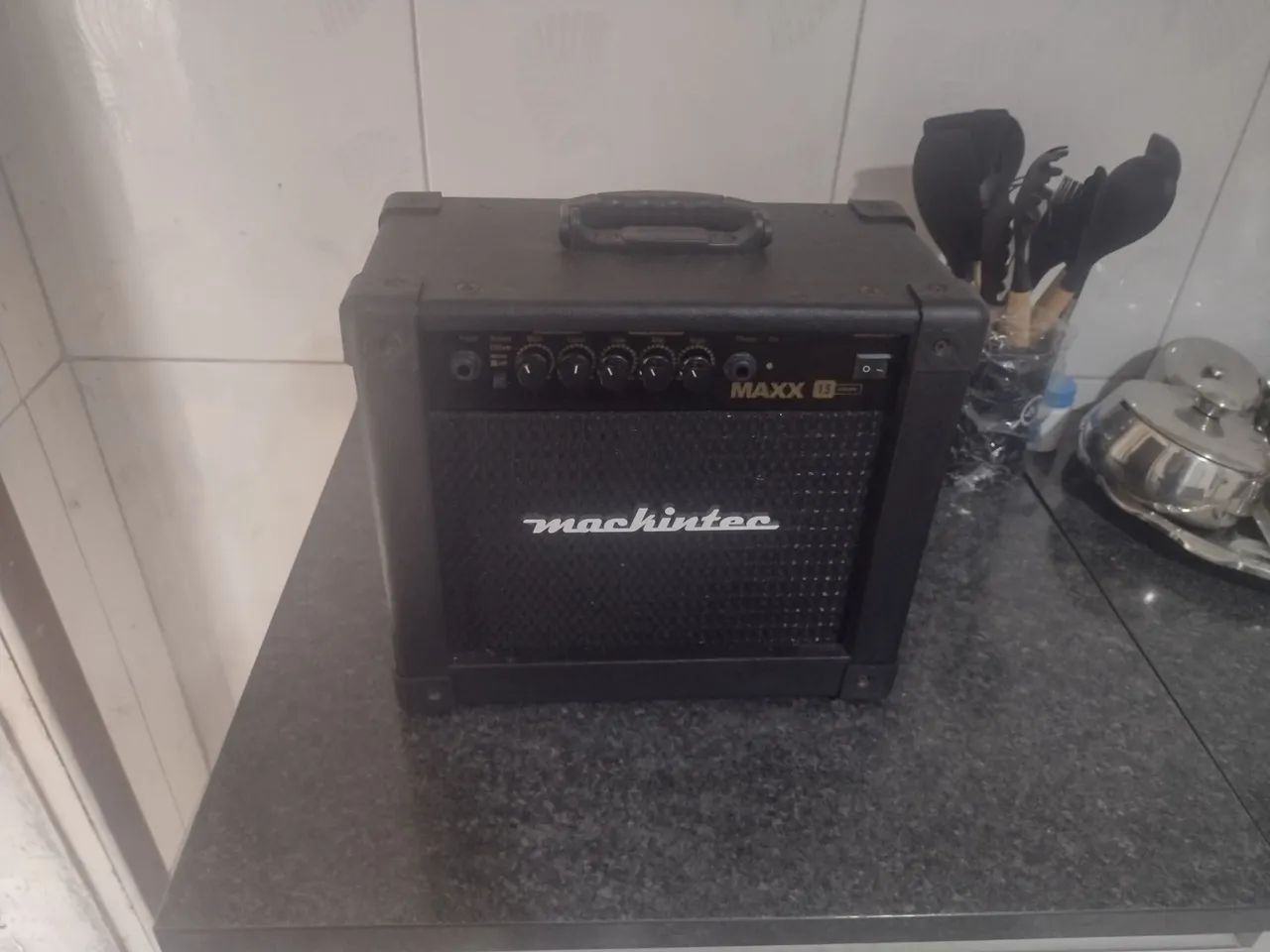 Vendo Amplificador Cubo Meteoro.
