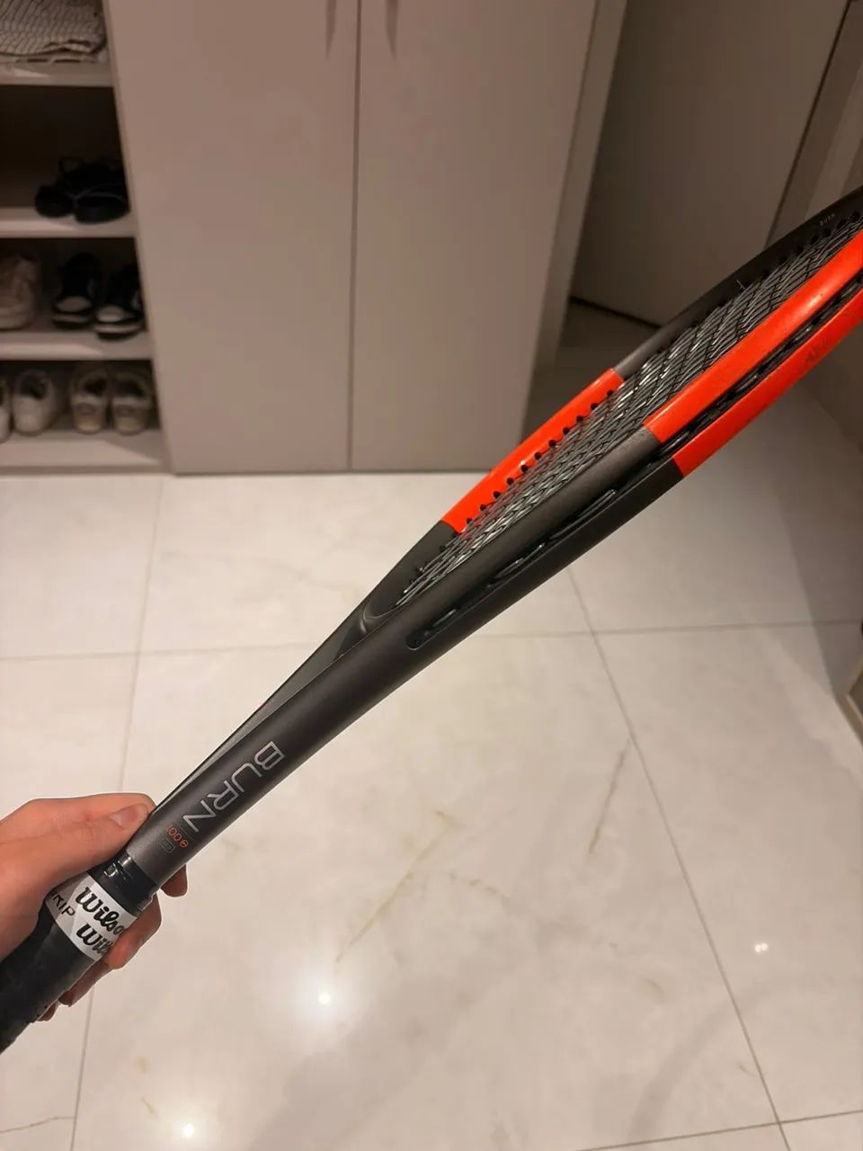 Raquete de tênis Wilson. Burn V2 100 - Esportes de Quadra e Ao Ar