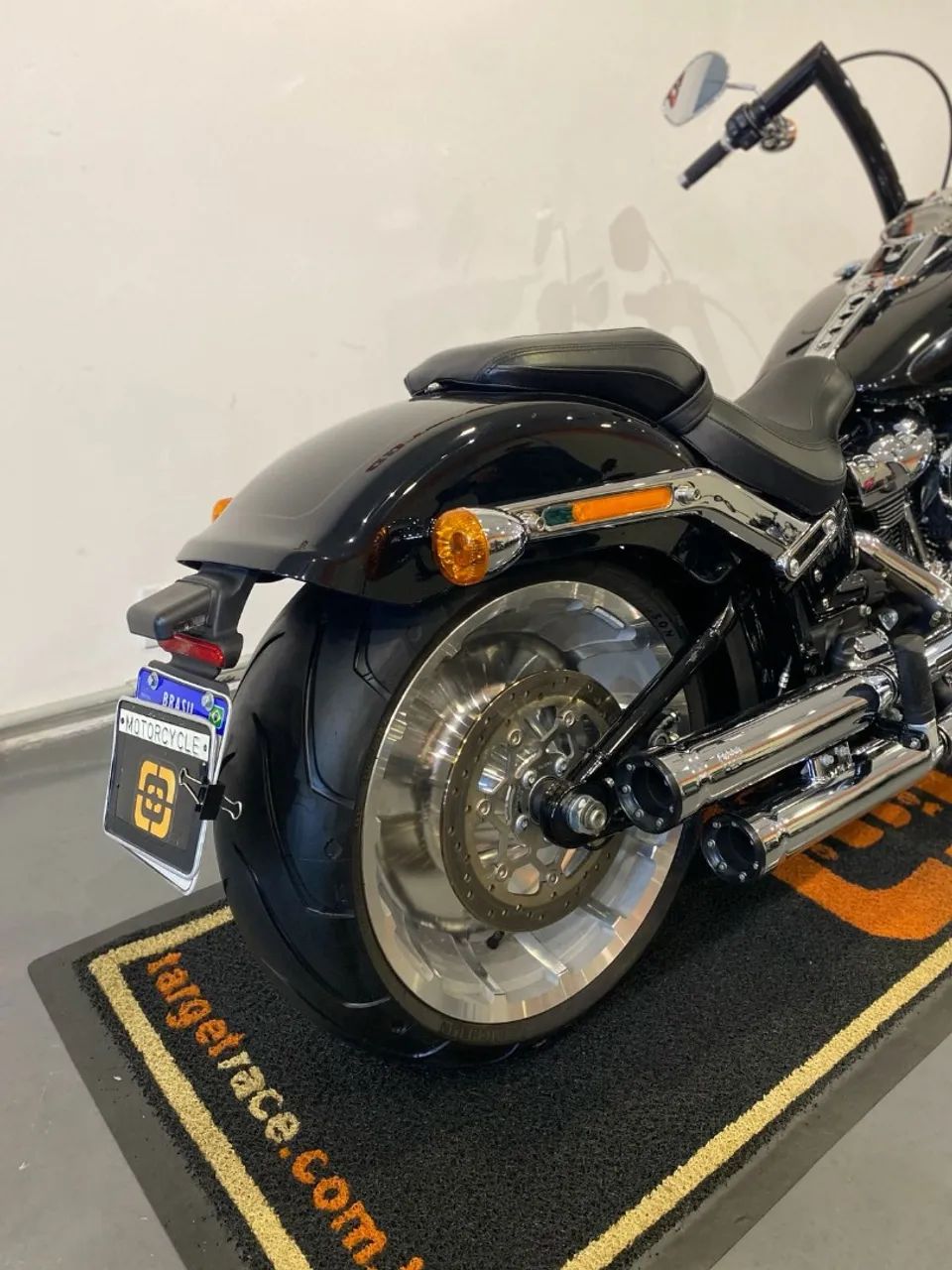 Harley-Davidson Softail Fat Boy 114 Custom - Foto 2