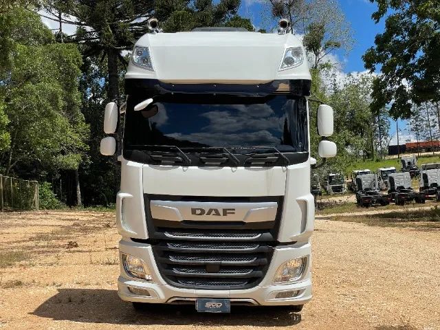 DAF XF 530 6X4 ANO 2024 TETO ALTO COM 303 MIL KM - SUSPENSÃO A AR NA DIANTEIRA - PRONTO PA - Foto 2