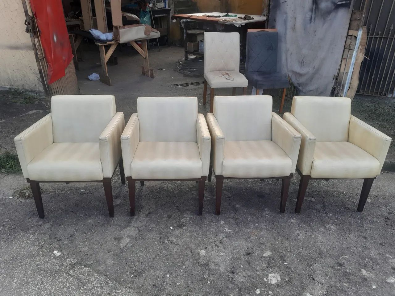 Poltronas em perfeito estado e bem reforcada