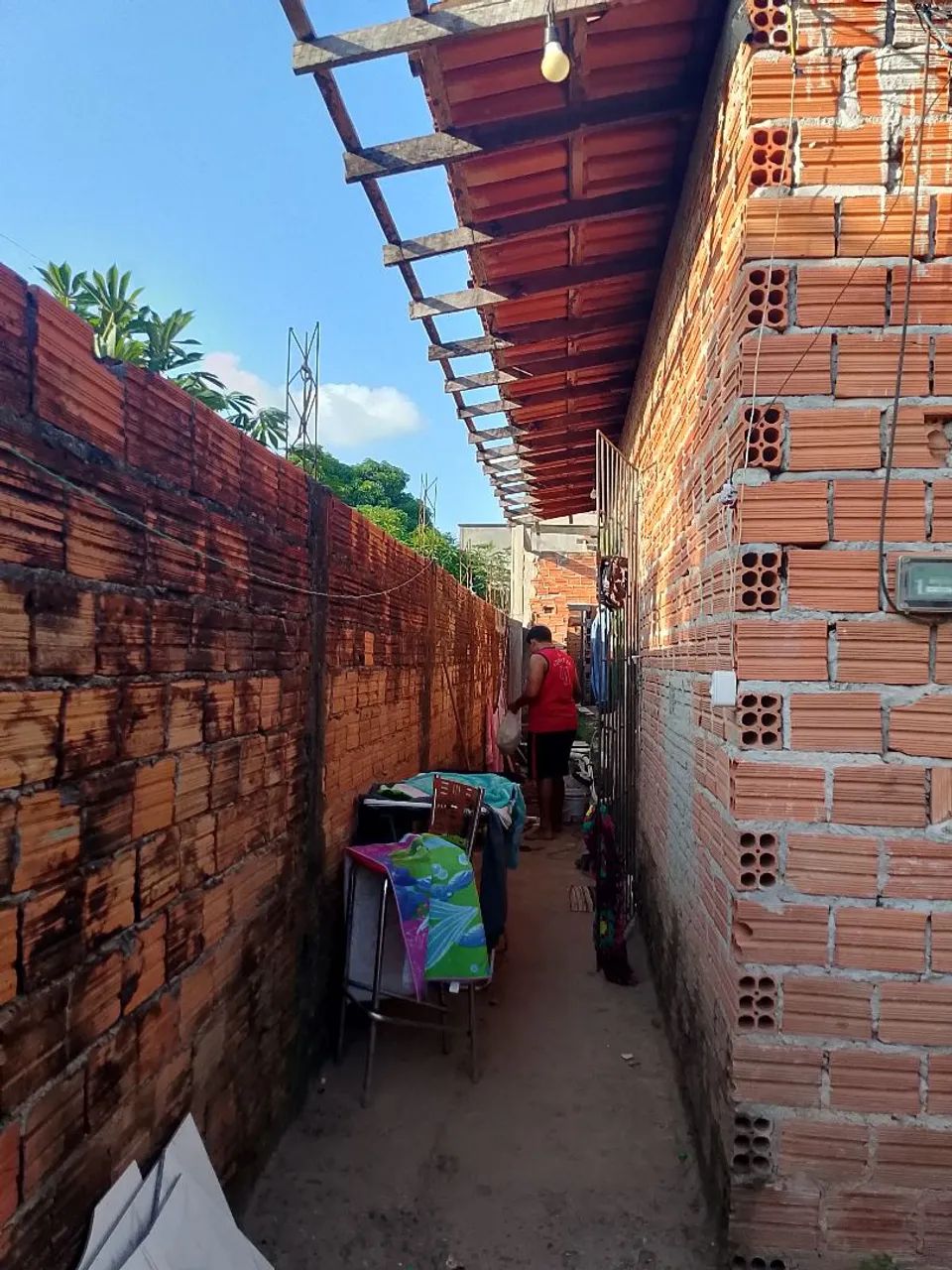  Duas casas no msm terreno a da frente eu já moro - Foto 2