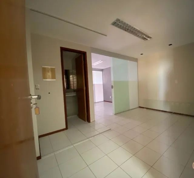 OPORTUNIDADE! SALA COMERCIAL NO EDIFÍCIO PLENARIUM - Foto 3