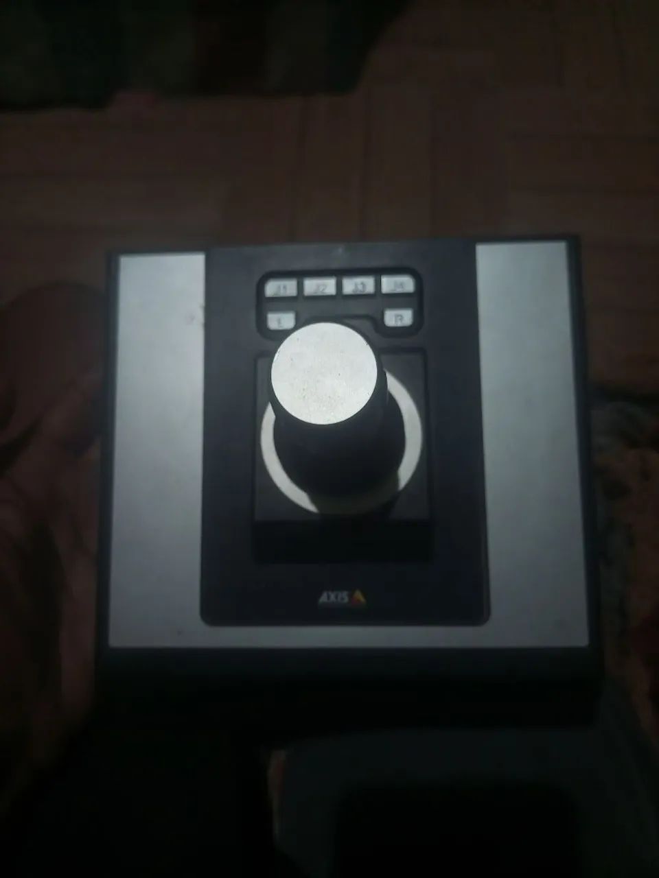 Vendo AXIS communications  200$$
