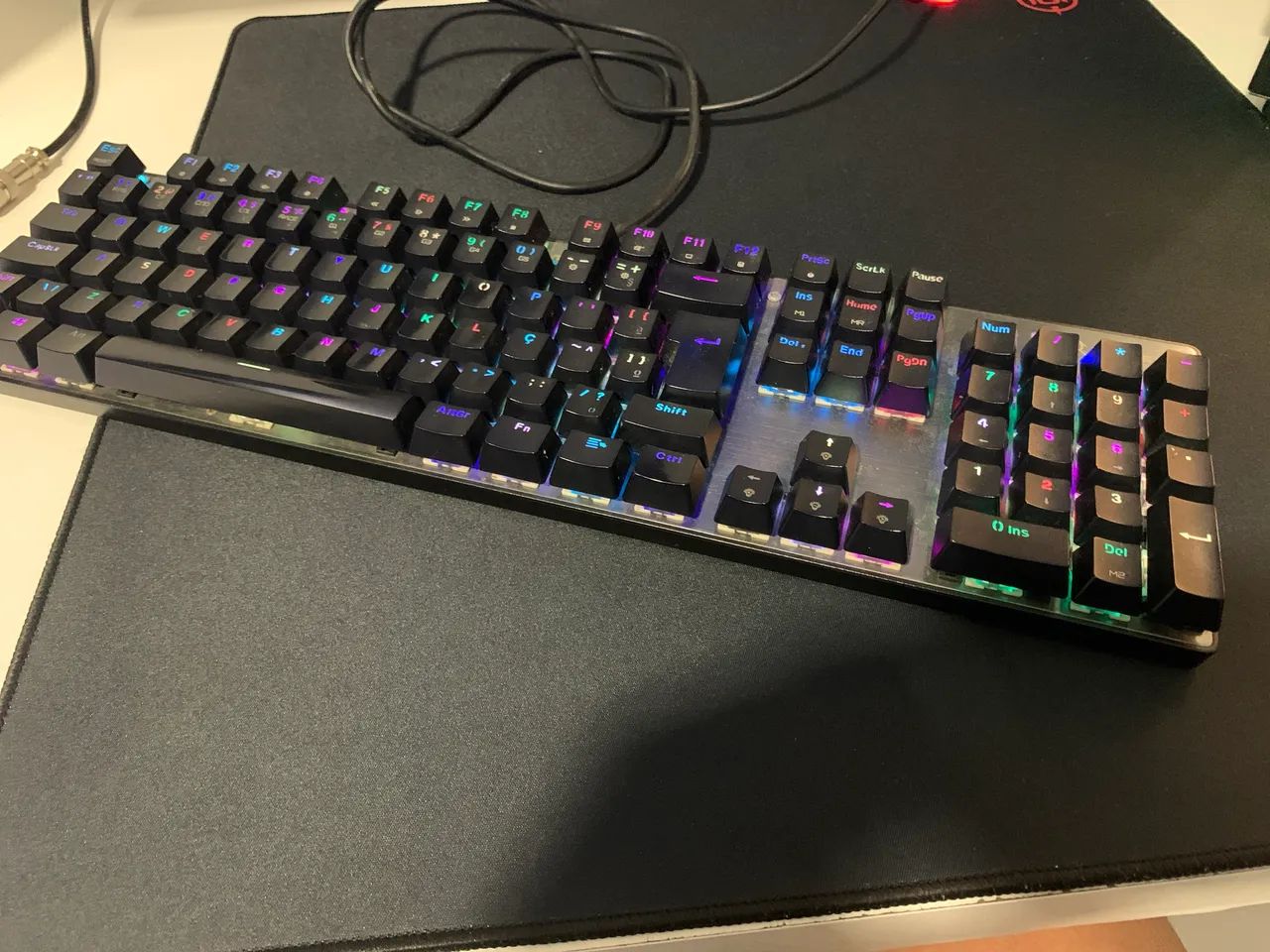 Vende-se teclado 100% husky