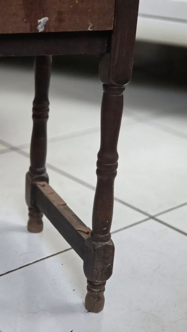 Mesinha de cabeceira clássica  - Foto 3