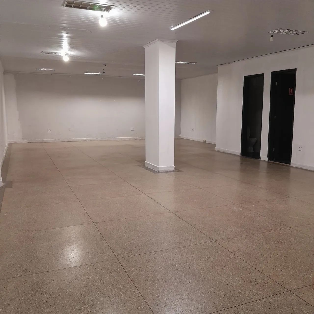 ALUGA-SE LOJA COMERCIAL - RIACHO FUNDO II