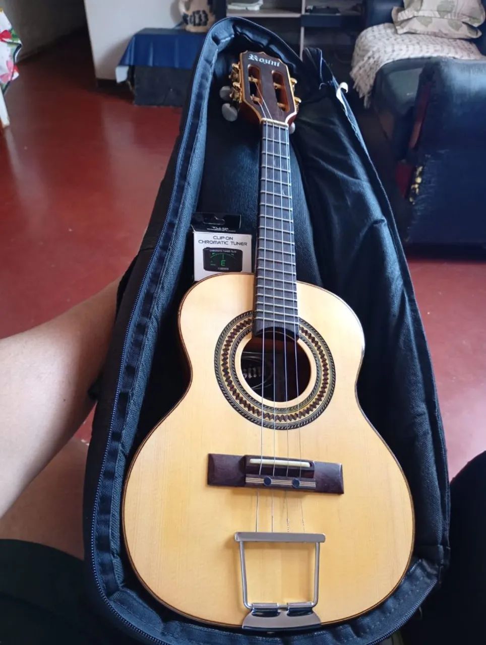 Cavaquinho não elétrico 
